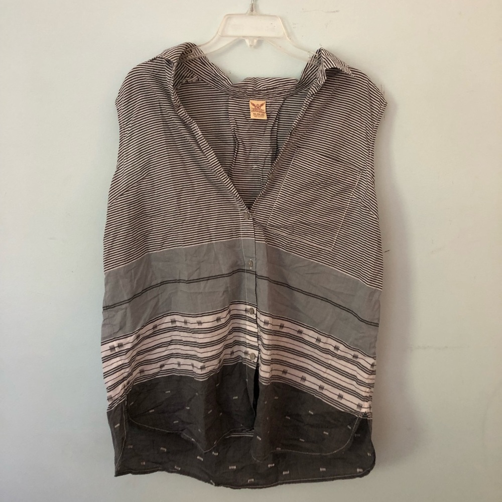 sleeveless collared button up